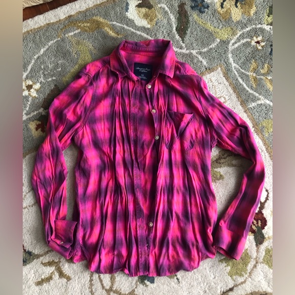 American Eagle Pink Button Up Flannel Size Medium - Picture 4 of 7